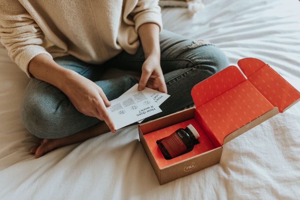 Opening a Custom Mailer box with inserts