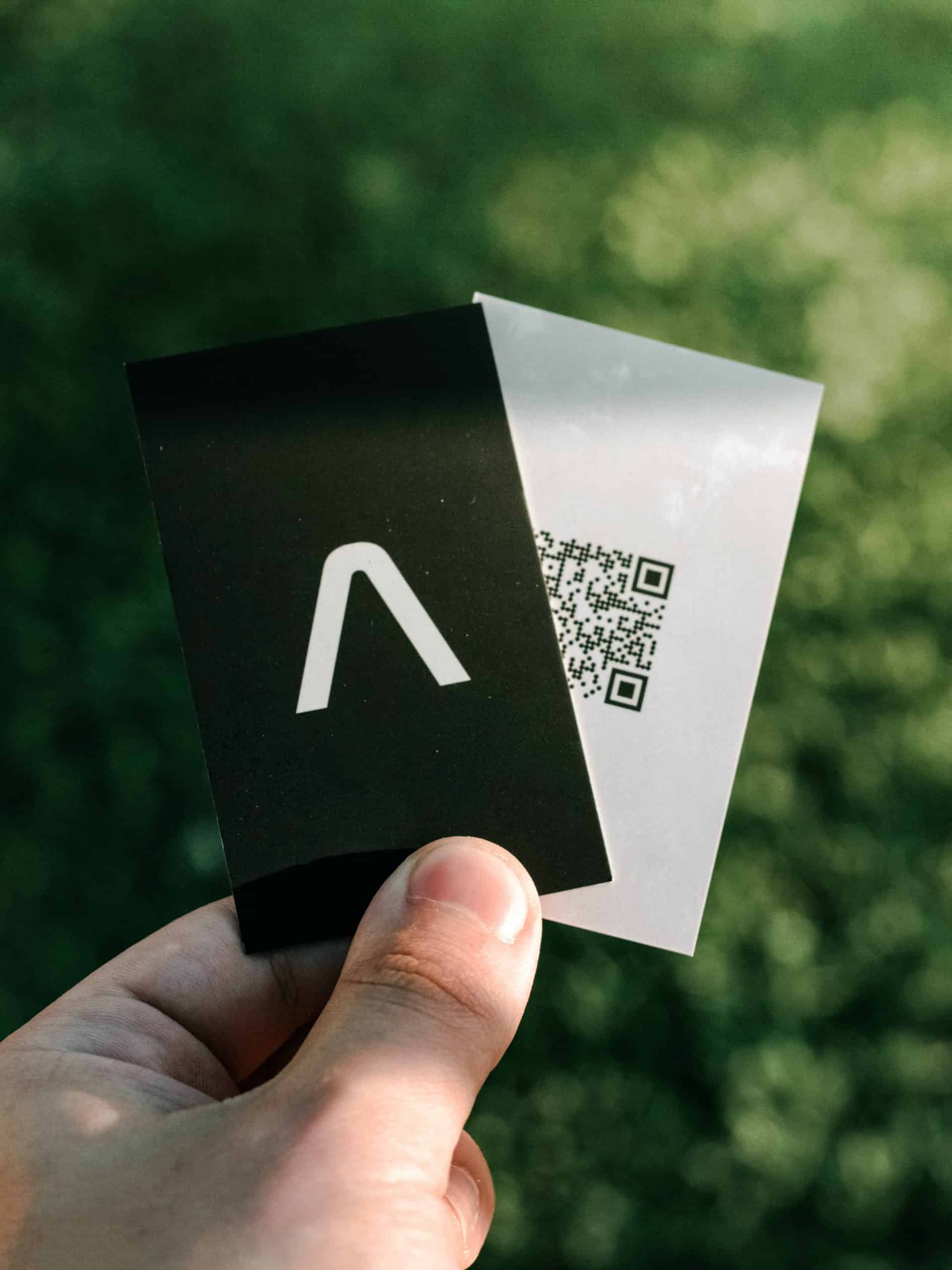 How to Use Business Cards with QR Codes Printivity
